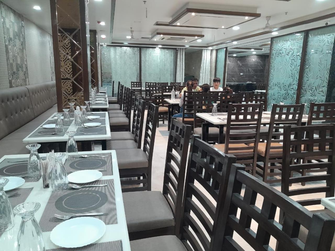 Rich Grand Hotel Agra  Exterior photo