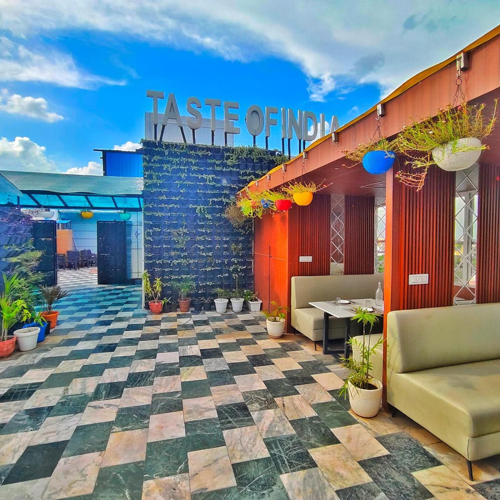 Rich Grand Hotel Agra  Exterior photo